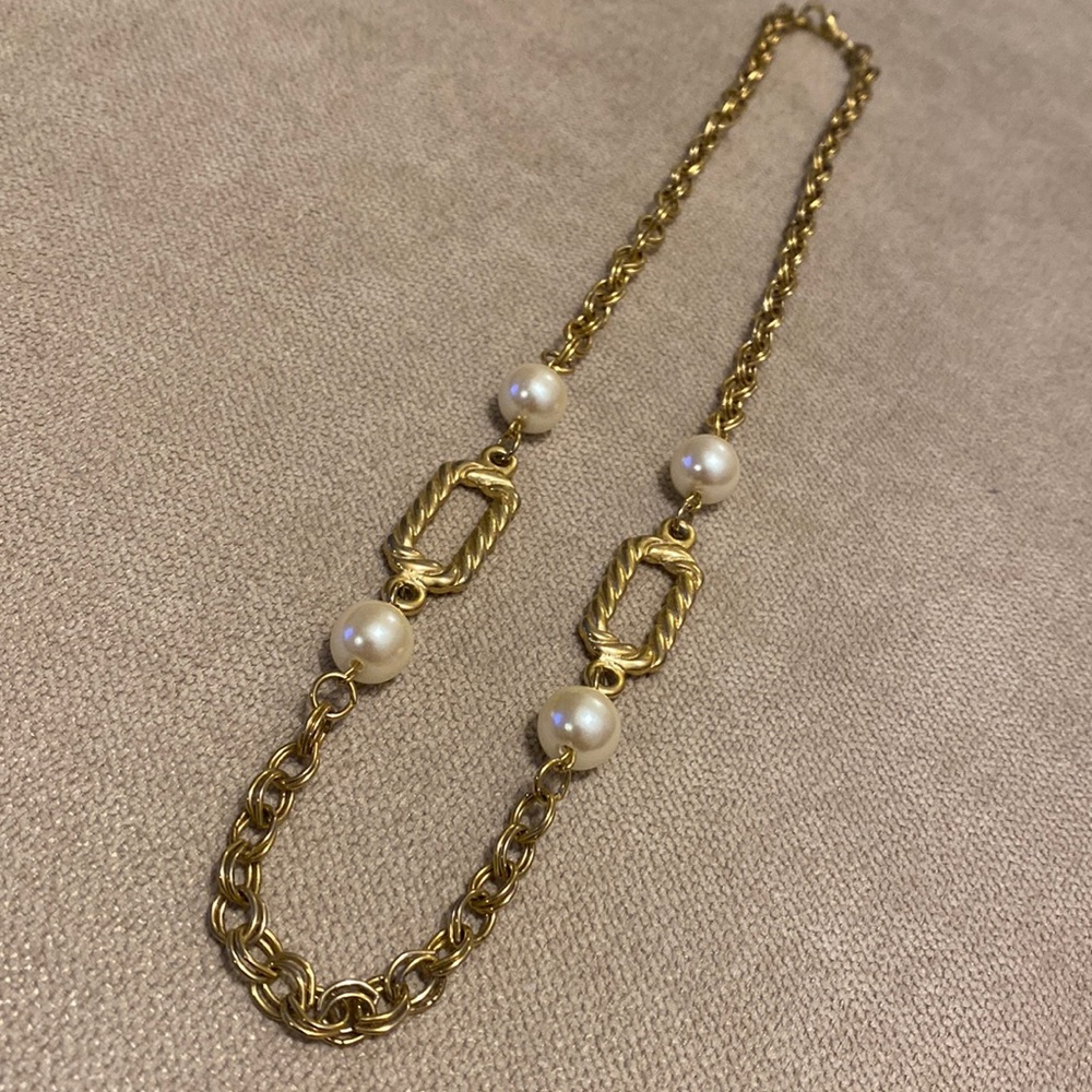 * 𝒮𝒪𝐿𝒟 *  Vintage Pearl Chain Charm Necklace 24”